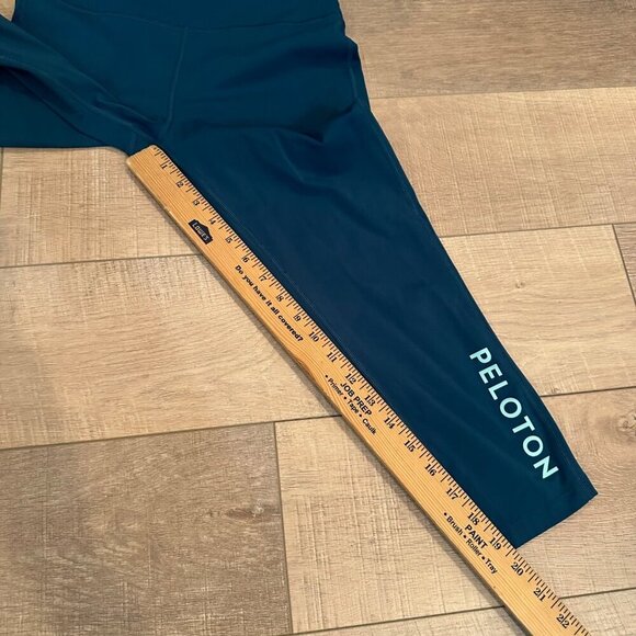 PELOTON WOMENS CROPPED GREEN ATHLETIC LEGGINGS MEDIUM - Picture 3 of 6